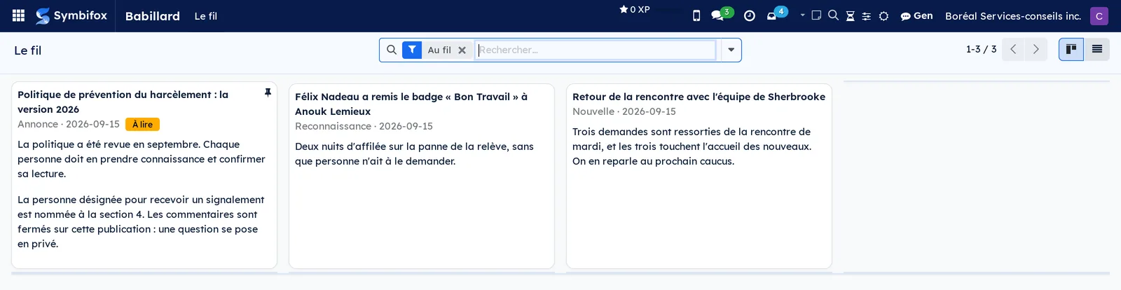 Le fil du babillard en quatre cartes : une annonce épinglée marquée À lire, une reconnaissance, deux nouvelles, avec leur type et leur date