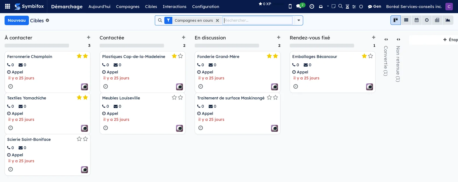 Kanban des cibles de démarchage : colonnes À contacter, Contactée, En discussion et Rendez-vous fixé, cartes avec prochaine action en retard