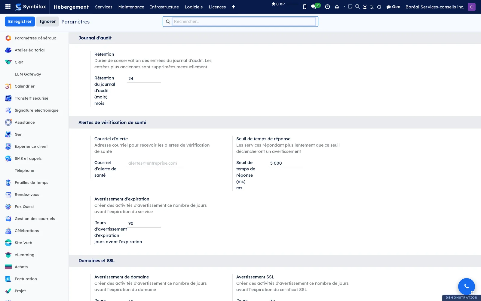 Page de configuration de l'hébergement, sections Journal d'audit, Alertes de vérification de santé et Domaines et SSL