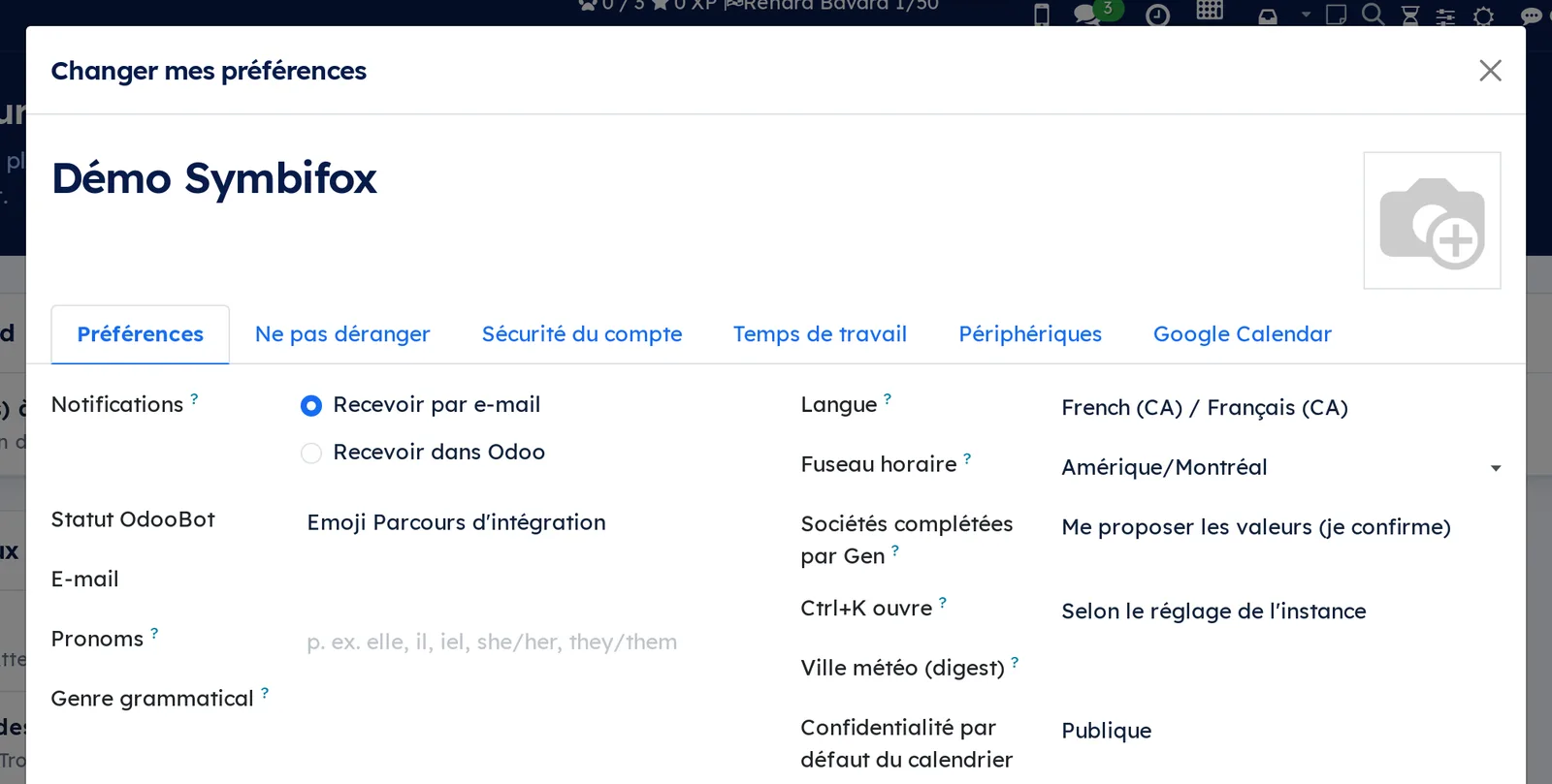 Préférences de l'usager : les champs Pronoms et Genre grammatical sous le courriel, avec l'exemple « p. ex. elle, il, iel, she/her, they/them »